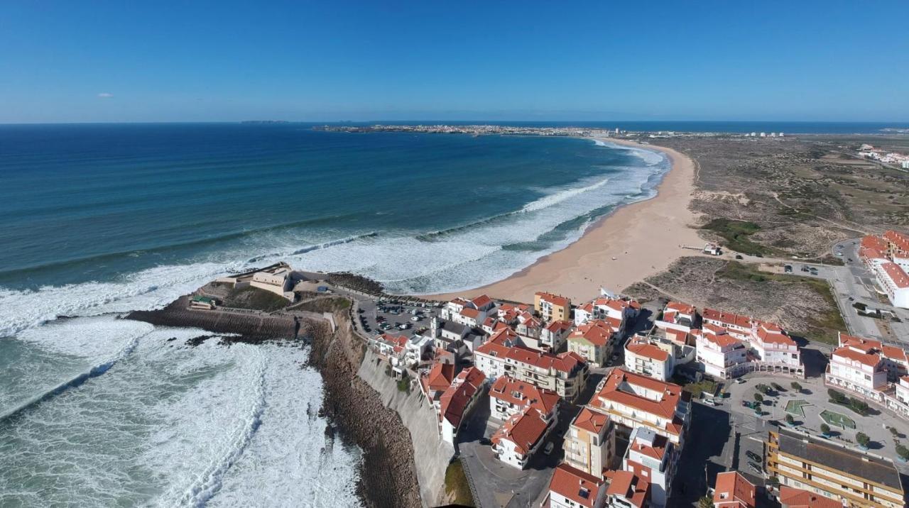 Surf And Stones Apartment Peniche Exteriör bild