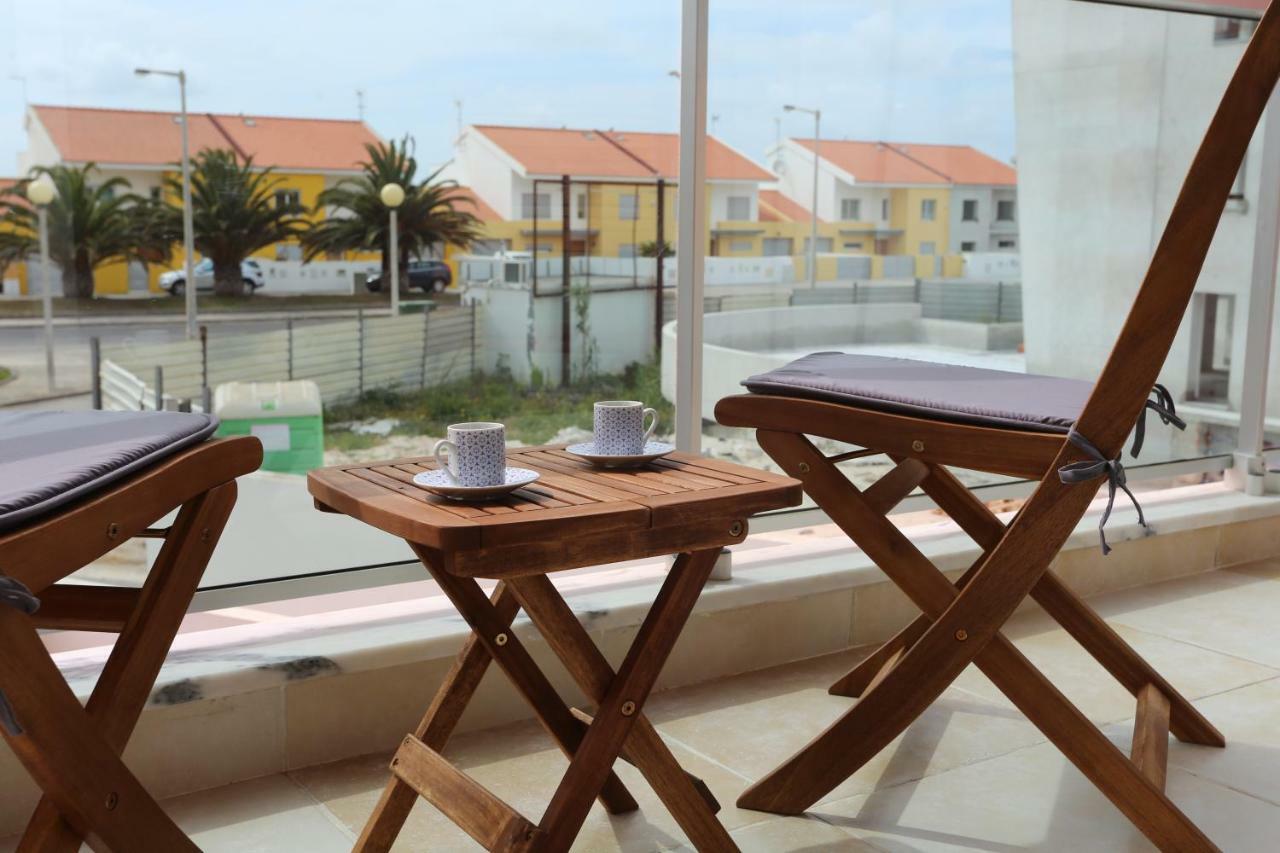 Surf And Stones Apartment Peniche Exteriör bild