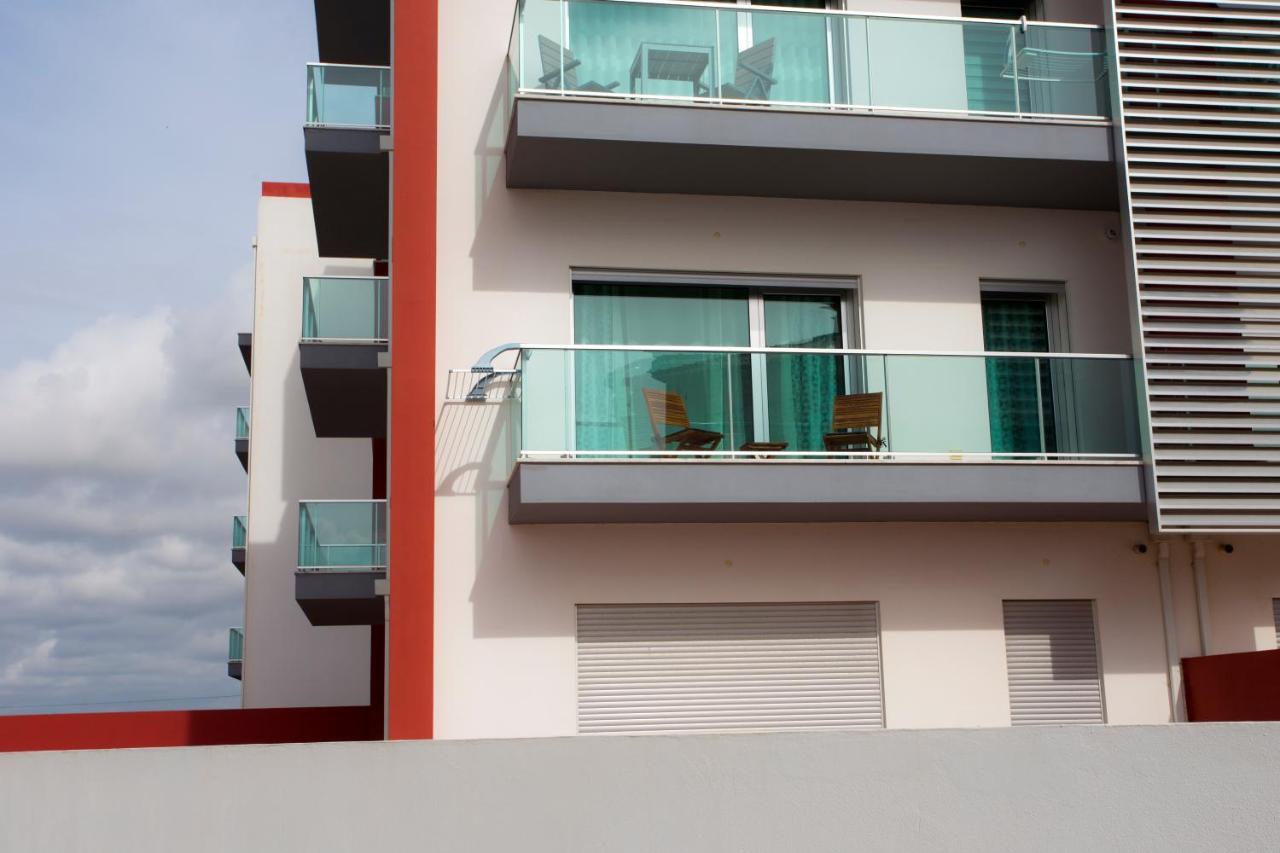 Surf And Stones Apartment Peniche Exteriör bild