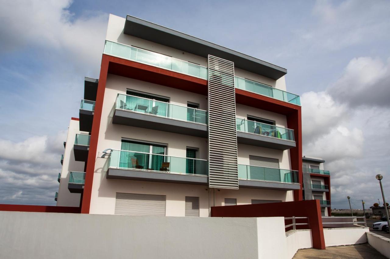 Surf And Stones Apartment Peniche Exteriör bild